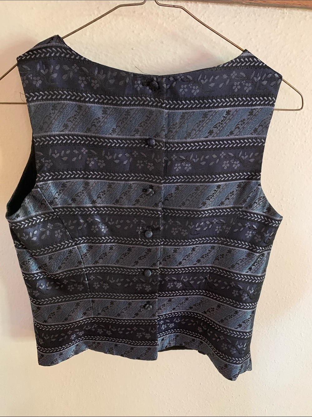 Scott McClintock Black and Silver Patterned Button-Back Top